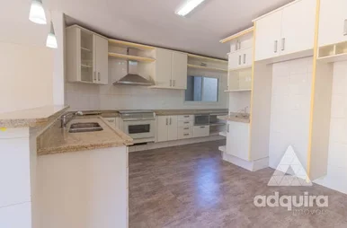 Casa à Venda 3 Quartos, 3 Suites, 4 Vagas, 500m², Estrela