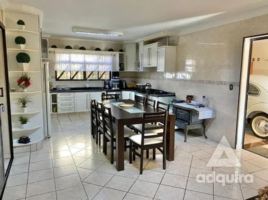 Casa à Venda 3 Quartos, 1 Suite, 2 Vagas, 504m², Uvaranas