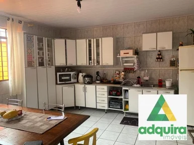 Casa à Venda 4 Quartos, 2 Vagas, 429m², Uvaranas