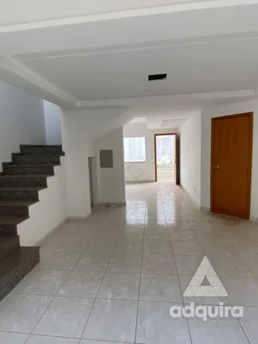 Casa à Venda 3 Quartos, 1 Suite, 2 Vagas, 178.82m², Uvaranas