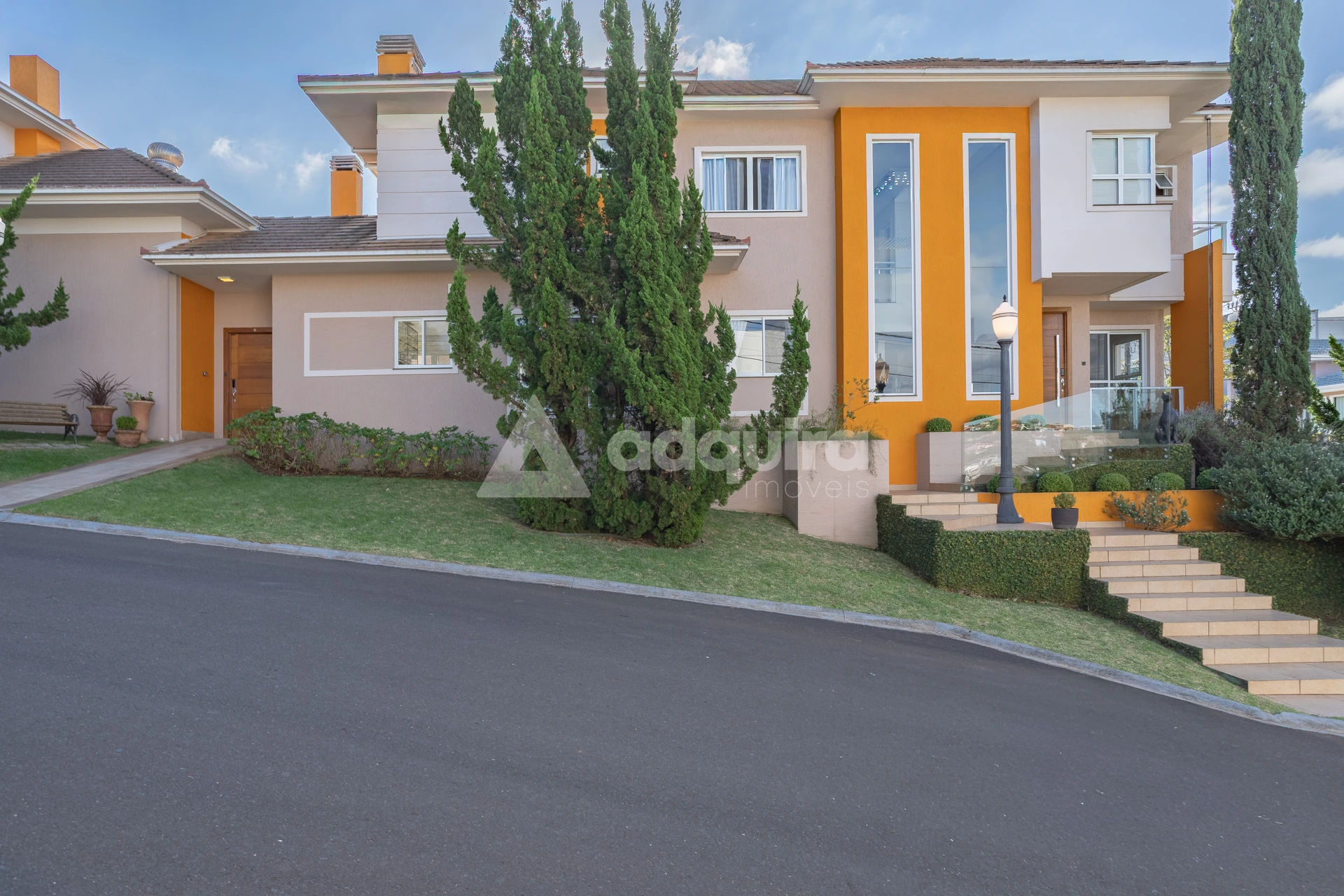 Casa à Venda 6 Quartos, 4 Suites, 3 Vagas, 653.45m², Jardim Carvalho