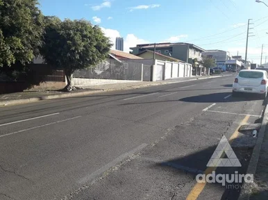 Casa à Venda 3 Quartos, 1 Vaga, 464m², Uvaranas