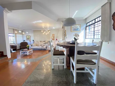 Sobrado Mobiliado Para Locação, 4 Quartos(sendo 2 Suítes) 5 Vagas, 350m²