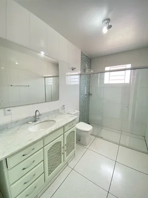 Casa Comercial à Venda 3 Quartos, 1 Suite, 2 Vagas, 545m², Centro