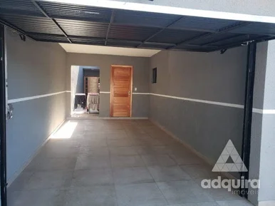 Casa à Venda 3 Quartos, 3 Vagas, 196m², Uvaranas