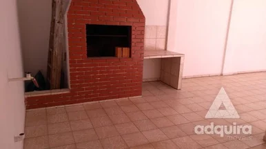 Casa à Venda 3 Quartos, 2 Vagas, 330m², Centro