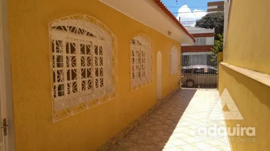 Casa à Venda 3 Quartos, 2 Vagas, 330m², Centro
