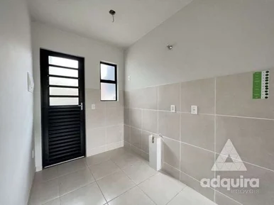 Casa à Venda 2 Quartos, 1 Vaga, 43m², Uvaranas