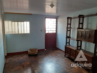 Casa à Venda 4 Quartos, 1 Vaga, 490m², Uvaranas