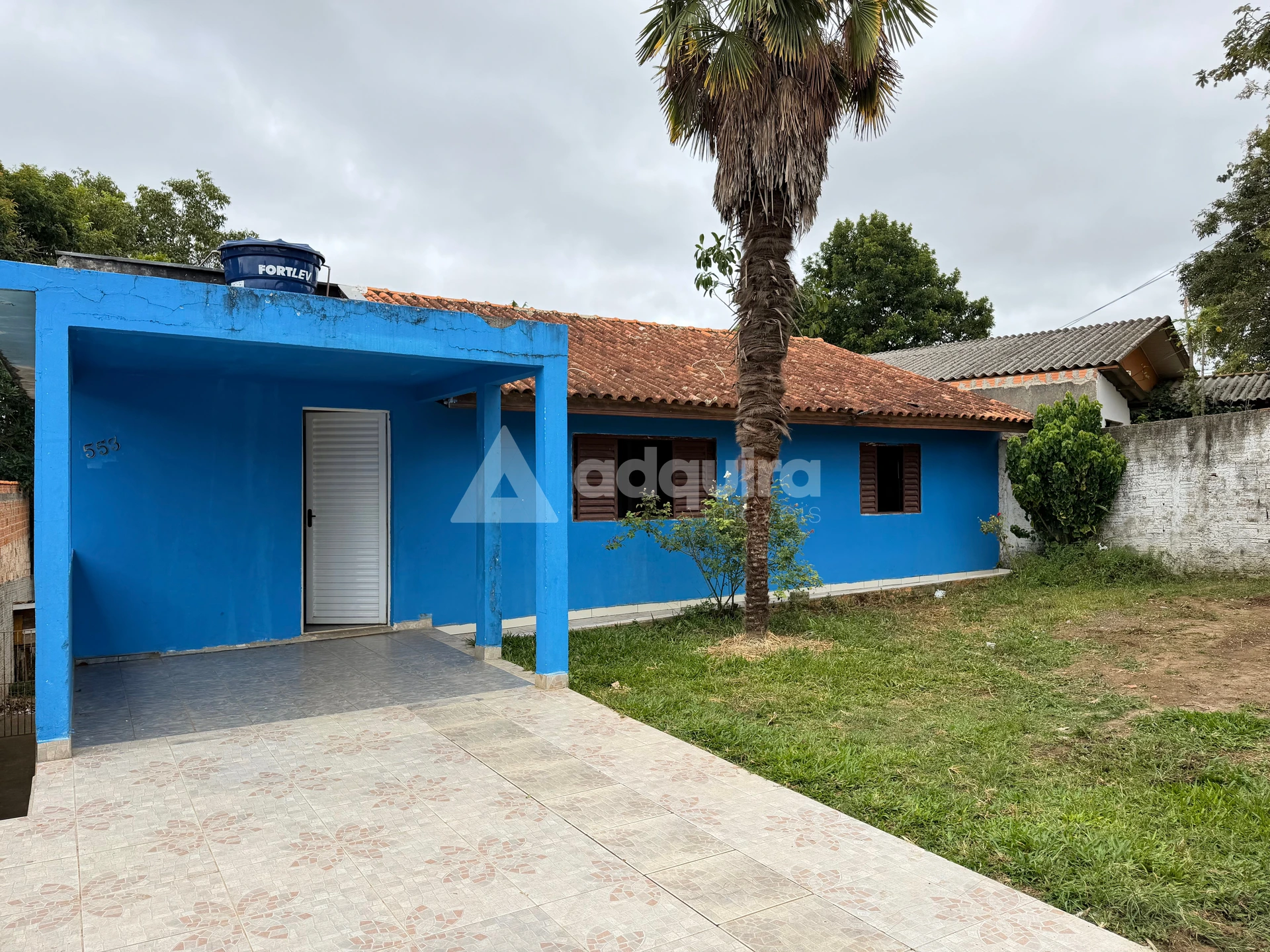 Casa à Venda Com Amplo Terreno, Quintal E Muito Espaço Para Viver