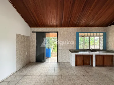 Casa à Venda Com Amplo Terreno, Quintal E Muito Espaço Para Viver