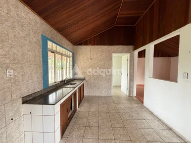 Casa à Venda Com Amplo Terreno, Quintal E Muito Espaço Para Viver