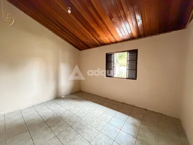 Casa à Venda Com Amplo Terreno, Quintal E Muito Espaço Para Viver