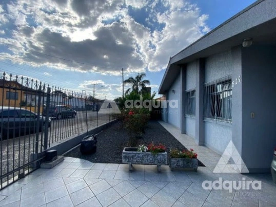 Casa à Venda 3 Quartos, 1 Suite, 3 Vagas, 616m², Uvaranas