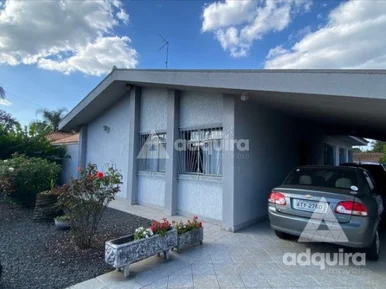 Casa à Venda 3 Quartos, 1 Suite, 3 Vagas, 616m², Uvaranas