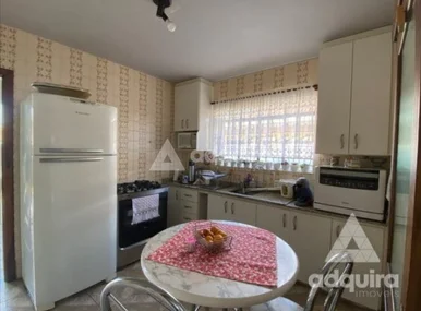 Casa à Venda 3 Quartos, 1 Suite, 3 Vagas, 616m², Uvaranas