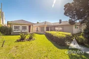 <strong>Casa à venda 3 Quartos, 1 Suite, 2 Vagas, 2000M², Jardim Car</strong>
