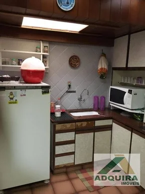 Casa à Venda 3 Quartos, 1 Suite, 2 Vagas, 180.6m², Centro
