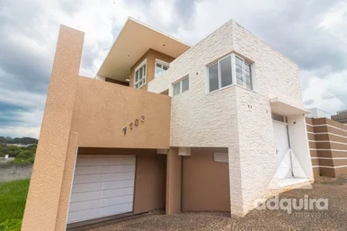 <strong>Casa à venda, 4 Quartos, 3 Suites, 2 Vagas, 285M², Estrela, </strong>