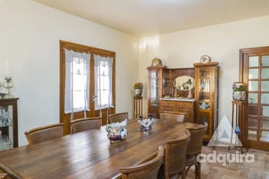 Casa à Venda 3 Quartos, 2 Suites, 6 Vagas, 645m², Uvaranas