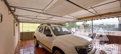 Casa à Venda 3 Quartos, 2 Vagas, 330m², Boa Vista