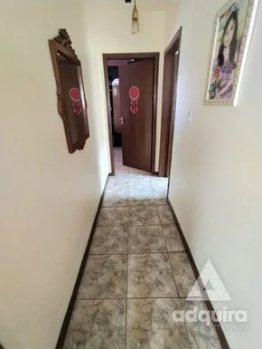 Casa à Venda 4 Quartos, 3 Suites, 2 Vagas, Uvaranas