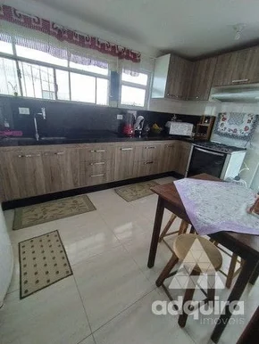 Casa à Venda 3 Quartos, 1 Suite, 6 Vagas, 340m², Ronda, Ponta Grossa - Pr