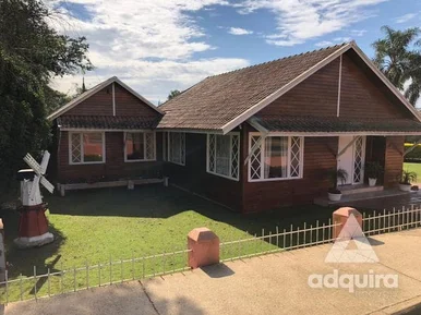 <strong>Casa à venda 3 Quartos, 1 Vaga, 2400M², Centro, Carambeí - P</strong>