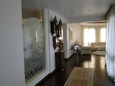 Excelente Casa  Comercial à Venda, 4 Quartos Sendo 2 Suítes, 3 Vagas, 689m²