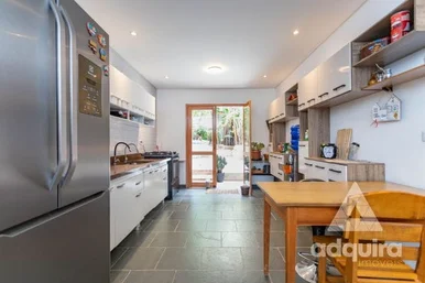 Casa à Venda E Locação 3 Quartos, 3 Suites, 3 Vagas, 462m², Uvaranas
