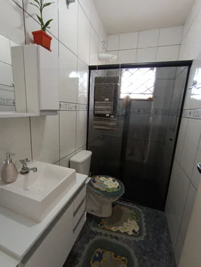 Casa à Venda Com 2 Quartos Em Frente A Escola Municipal, Uvaranas, Ponta Grossa,