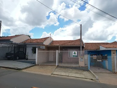 <strong>Casa à venda com 2 quartos em frente a escola municipal, Uva</strong>