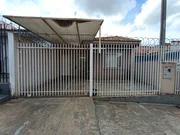 <strong>Casa à venda com 2 quartos em frente a escola municipal, Uva</strong>