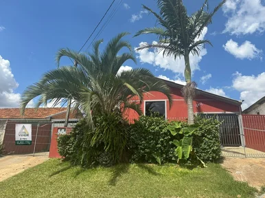 <strong>Casa com kitinetes e amplo terreno à venda, localizada no ba</strong>