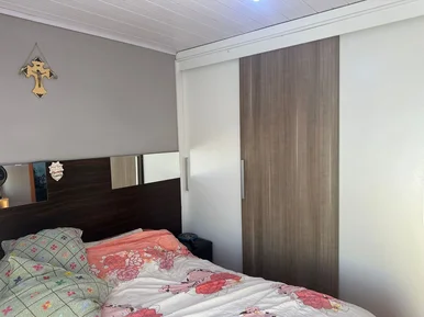 Casa Com Kitinetes E Amplo Terreno à Venda