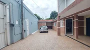 <strong>Excelente casa com edícula, para duas famílias, com quintal,</strong>