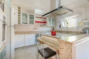 <strong>Casa com Piscina e Amplo Terreno à venda, 495m² de terreno e</strong>
