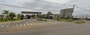<strong>Casa em condomínio fechado, semimobiliada, para venda e loca</strong>