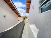 <strong>Casa em condomínio fechado, semimobiliada, para venda e loca</strong>