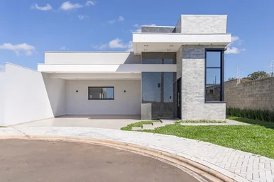 <strong>Casa nova à venda no Condomínio Ecoville I, 3 Quartos (1 suí</strong>