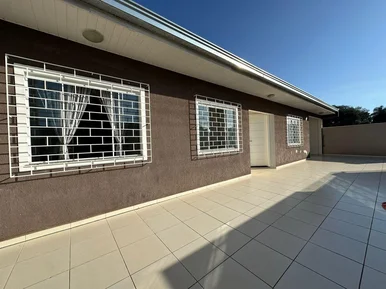 <strong>Casa com piscina, em Boa Vista, disponível para venda e loca</strong>
