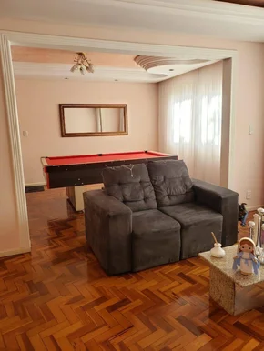 Casa à Venda, Contendo 3 Quartos (sendo 1 Suite), 3 Banheiros E 4 Vagas De Garag