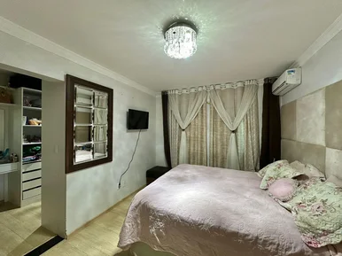 Casa Com Piscina à Venda No Jardim Canaã, Contorno, Ponta Grossa
