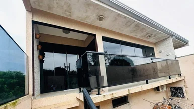 <strong>Casa mobiliada à venda, ampla suíte, casa 200m², terreno 275</strong>