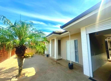<strong>Casa  semimobiliada à venda, teto em laje, gourmet com churr</strong>