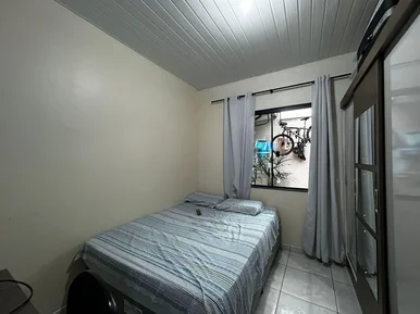 Casa à Venda Em Pequeno Condomínio No Jardim Gianna, Com 98m² De área útil E Chu