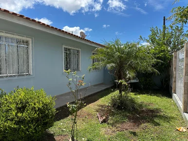 <strong>Casa térrea com edícula à venda, Uvaranas, Ponta Grossa, PR</strong>