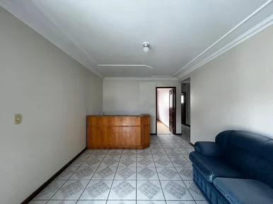 Casa Comercial à Venda, Com  340m² De área útil. Próximo A Prefeitura Municipal 