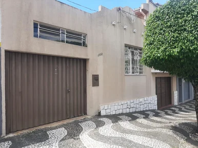 Casa à Venda 4 Quartos, 3 Banheiros, 4 Vagas De Garagem- Centro, Ponta Grossa