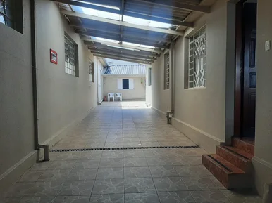 Casa à Venda 4 Quartos, 3 Banheiros, 4 Vagas De Garagem- Centro, Ponta Grossa